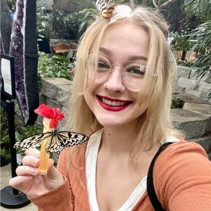 Meet your Posher, Ashley